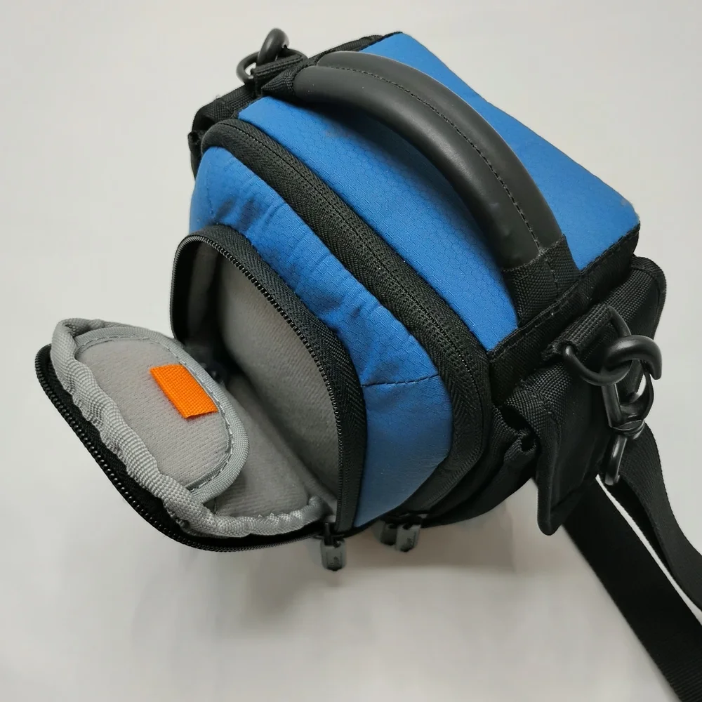 Lowepro Clips 100 Camera Travel Bag Arctic Blue w/ Strap – Compact DSLR/SLR Case